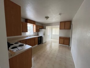 1755 School St in Anderson, CA - Building Photo - Building Photo