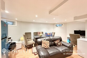 916 Mountcastle Crescent in Pickering, ON - Building Photo - Building Photo
