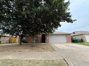 201 McKamy Blvd in Denton, TX - Building Photo - Building Photo