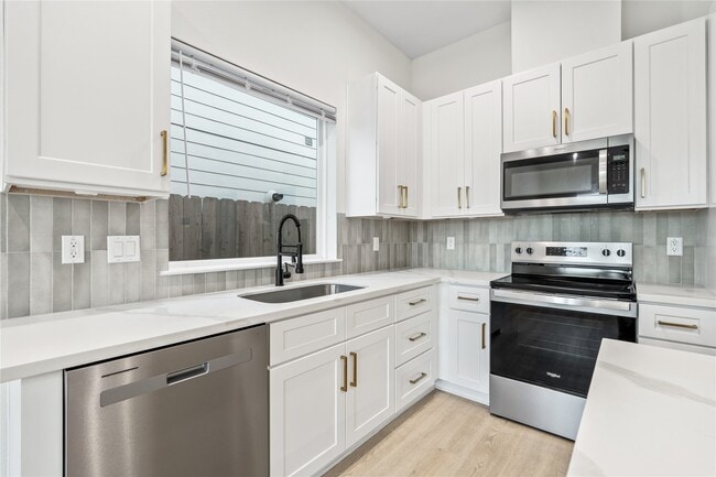 8324 Corinth St in Houston, TX - Building Photo - Building Photo