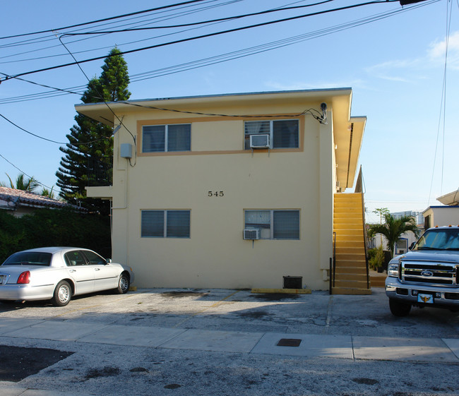 545 SW 10th St in Miami, FL - Building Photo - Building Photo