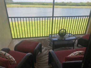 7225 River Hammock Dr, Unit 202 in Bradenton, FL - Foto de edificio - Building Photo
