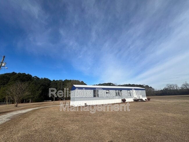 property at 905 O B J Rd