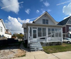 1114 Pine St in Michigan City, IN - Building Photo