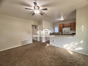 904 Luster Ln in Des Moines, IA - Foto de edificio - Building Photo
