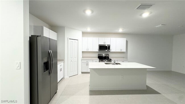 17208 Cantu Ct in North Fort Myers, FL - Building Photo - Building Photo