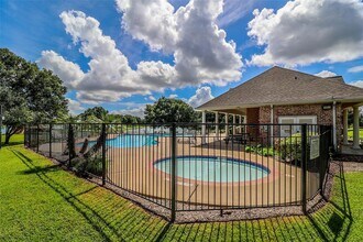 34 Crestview Trail in Houston, TX - Building Photo - Building Photo