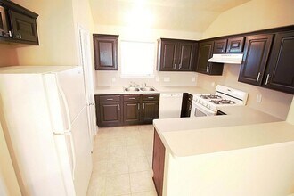 22811 W Fairfax Village Cir in Spring, TX - Building Photo - Building Photo