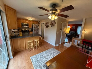 7 Rollins Ct in Merrimack, NH - Building Photo - Building Photo