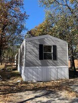 1621 Coral Rd in Azle, TX - Building Photo