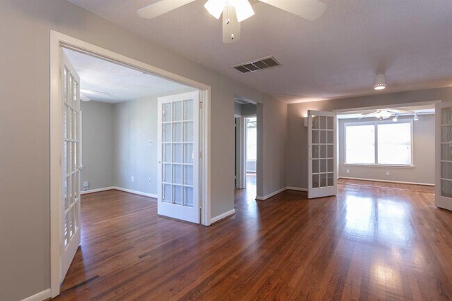 1540 Welch St in Houston, TX - Building Photo - Building Photo