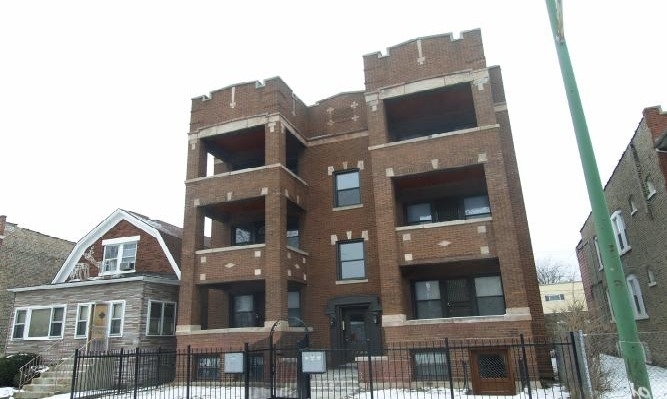 7332 S Lowe Ave in Chicago, IL - Building Photo