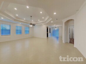 1660 Luft Ln in Mascotte, FL - Foto de edificio - Building Photo