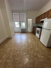 19-39 Gates Ave in Queens, NY - Building Photo - Building Photo