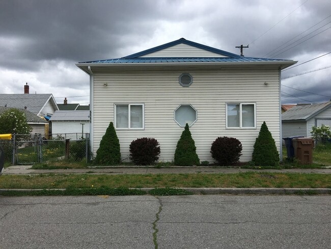 5111 N Stone St in Spokane, WA - Foto de edificio - Building Photo