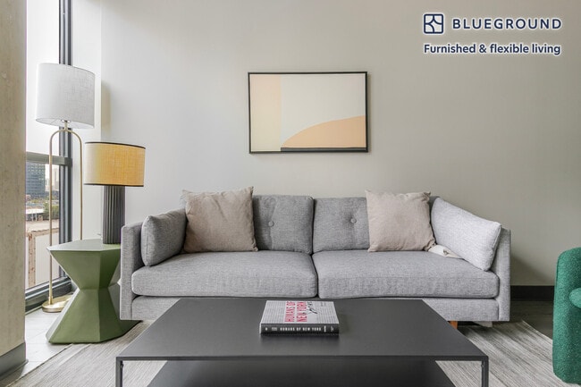 180 N Ada St in Chicago, IL - Building Photo - Building Photo