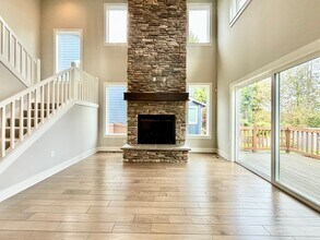 8157 SE 24th St in Mercer Island, WA - Building Photo - Building Photo