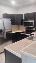 525 NW 87th Way in Coral Springs, FL - Building Photo - Building Photo
