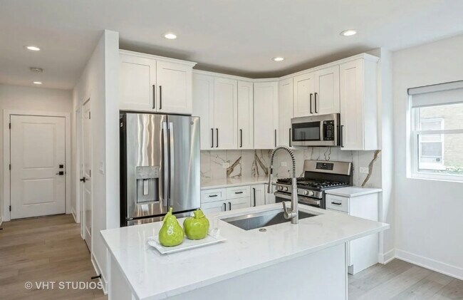 823 N La Grange Rd in La Grange Park, IL - Building Photo - Building Photo