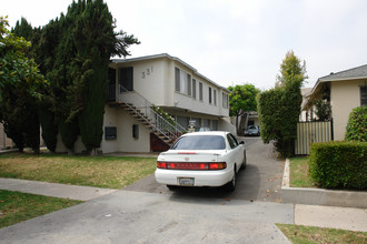 331 W Windsor Rd in Glendale, CA - Building Photo - Building Photo