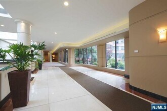 100 Carlyle Dr in Cliffside Park, NJ - Building Photo - Building Photo