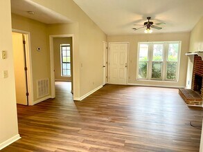 1721 Todd Dr-Unit -Todd Drive Duplex in Johnson City, TN - Building Photo - Building Photo