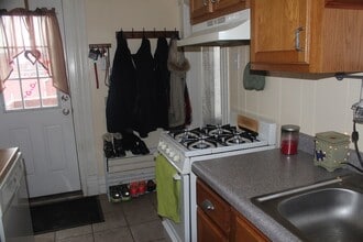 917 Pretense Way, Unit PR 1 in Pittsburgh, PA - Building Photo - Building Photo