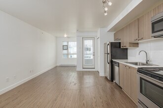 Camellia At The Gardens in Richmond, BC - Building Photo - Interior Photo