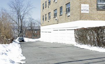 227 Palisade Ave in Yonkers, NY - Building Photo - Building Photo