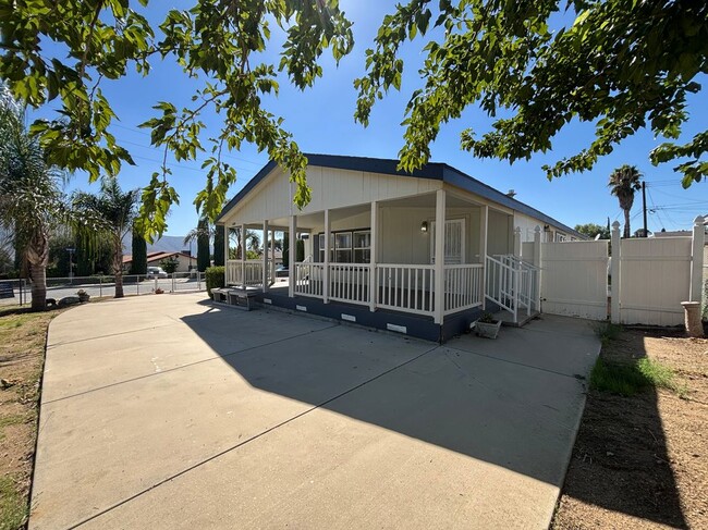 property at 1225 N Alessandro St