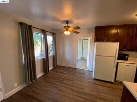 17 Raggio Rd in Jackson, CA - Building Photo