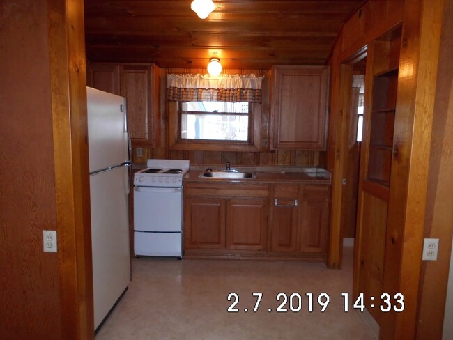 914 Lakeview Ave in South Lake Tahoe, CA - Building Photo - Building Photo