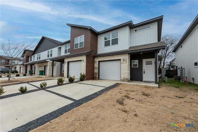 property at 1952 Royal Loop