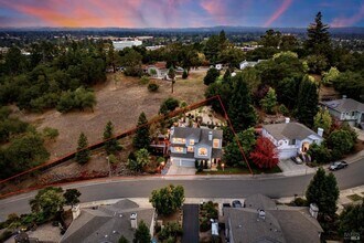 3428 Lake Park Ct in Santa Rosa, CA - Building Photo - Building Photo
