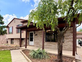 11849 Ontario Dr in Sterling Heights, MI - Building Photo