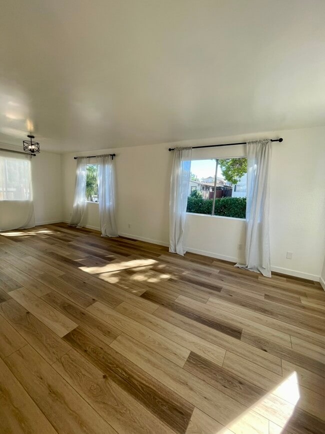 658 W 23rd St, Unit 1 in San Pedro, CA - Building Photo - Building Photo