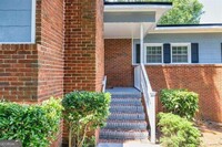 424 Allgood Cir in Stone Mountain, GA - Building Photo - Building Photo