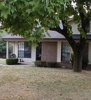 3746 Chamberlain Ct in Louisville, KY - Building Photo