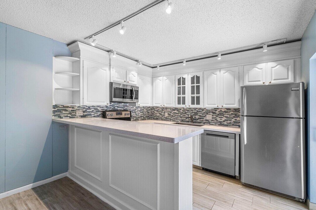 1311 13th Terrace in Palm Beach Gardens, FL - Building Photo