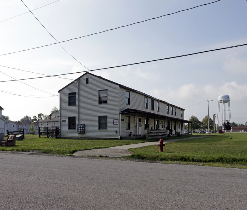 9590 Green Meadow Rd in Windham, OH - Building Photo