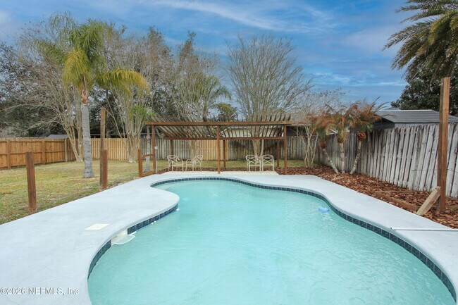 property at 1448 Heather Ct