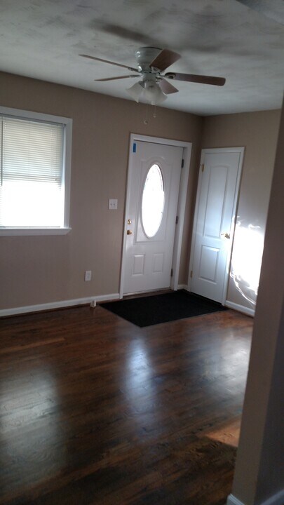 5905 Grace Ave Photo