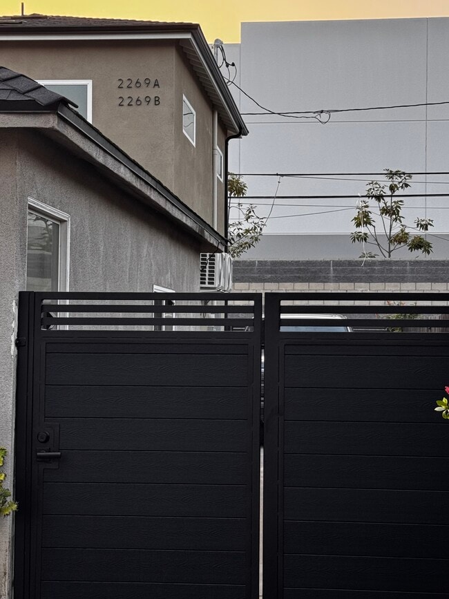 2269 Euclid Ave, Unit Unit B in Long Beach, CA - Building Photo - Building Photo