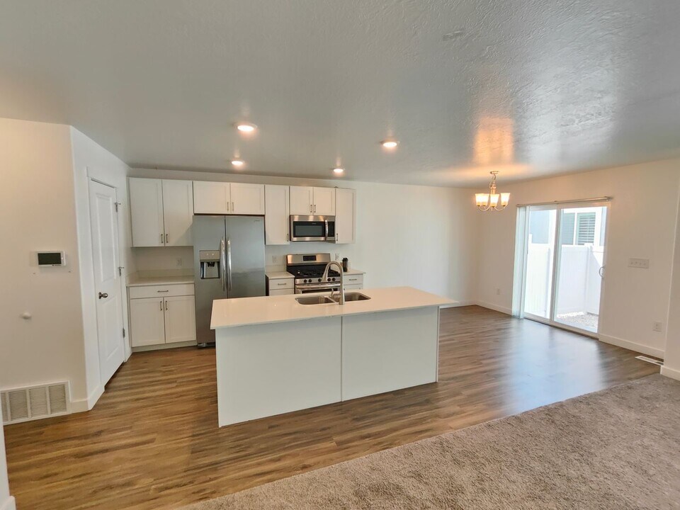3596 Grassland Dr in Lehi, UT - Building Photo