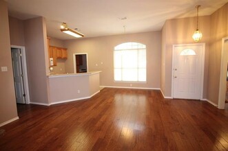 102 Chimney Rock Ct in Weatherford, TX - Foto de edificio - Building Photo
