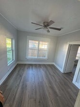 160 E Elgie St in Beaumont, TX - Building Photo - Building Photo