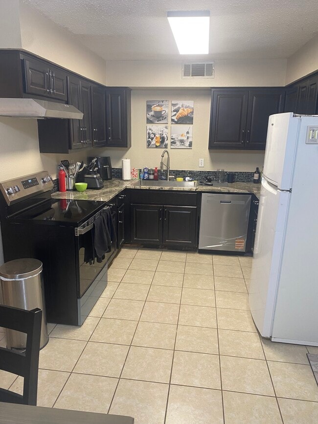 3024 Tudor Ln in Irving, TX - Building Photo - Building Photo