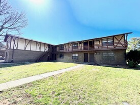 Renovated 2 Bedroom Townhome! Apartments