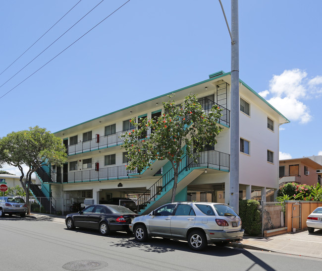 3151 Castle St in Honolulu, HI - Building Photo - Building Photo