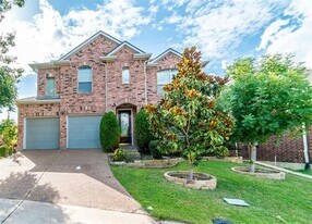 8731 Rugby Rd in Irving, TX - Building Photo